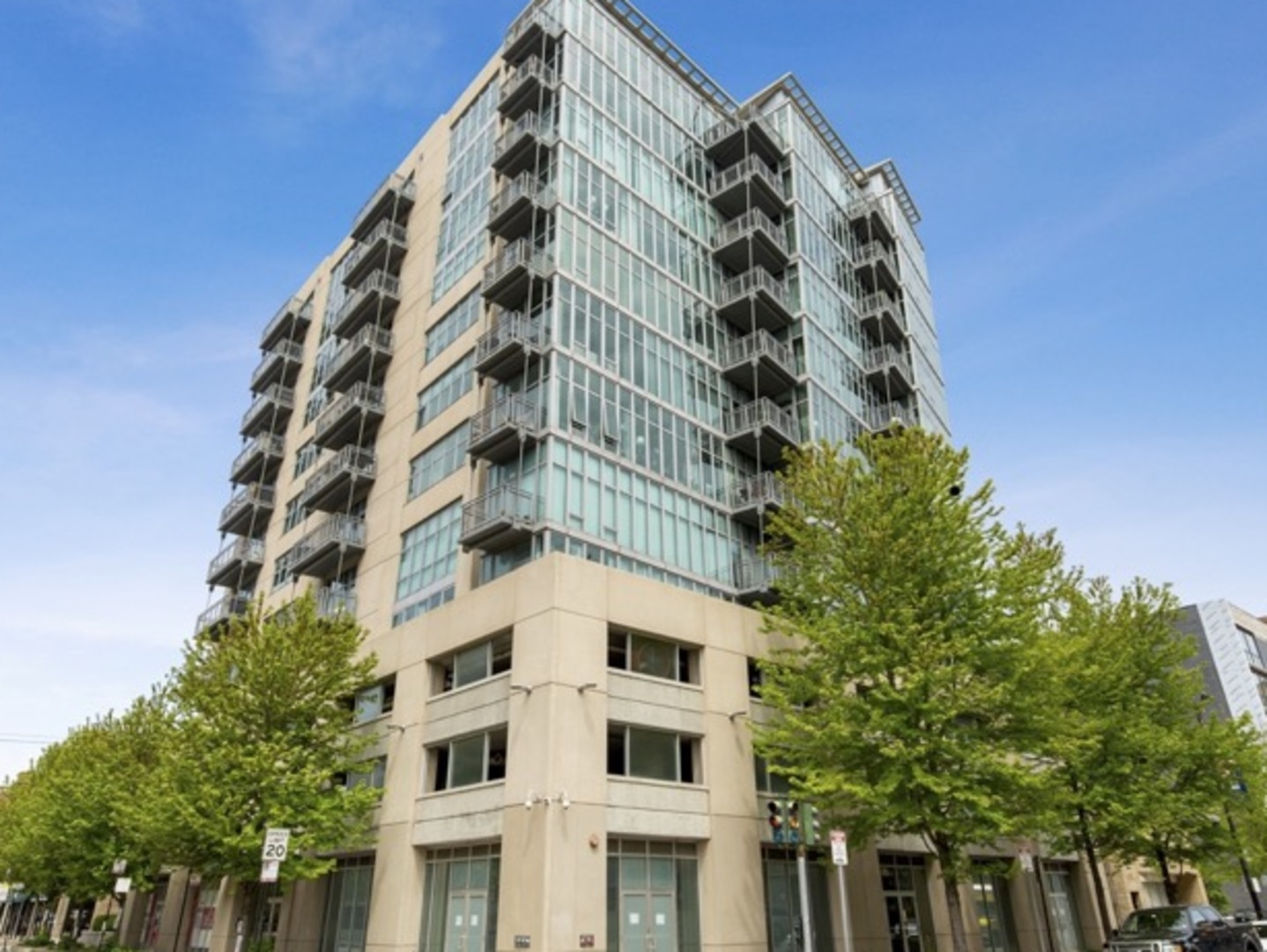 1000 W Leland Avenue Unit: 10A