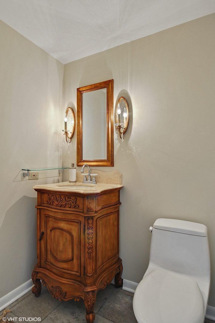 100 E HURON Street Unit: 2701