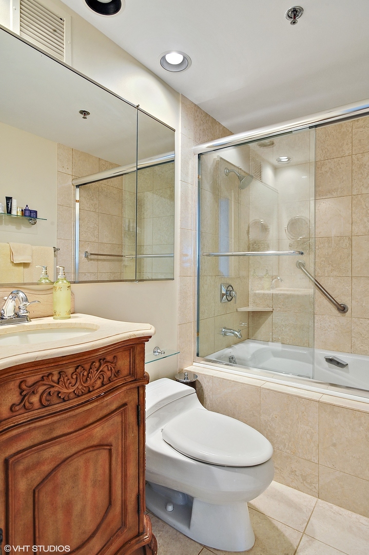 100 E HURON Street Unit: 2701