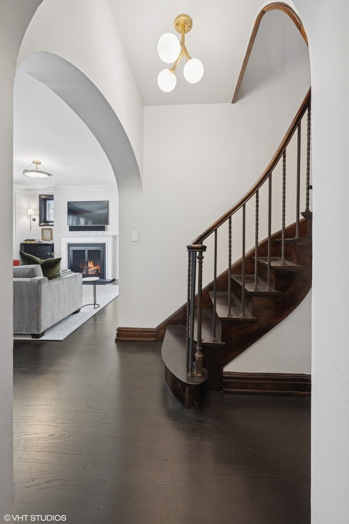 40 W Schiller Street Unit: A2