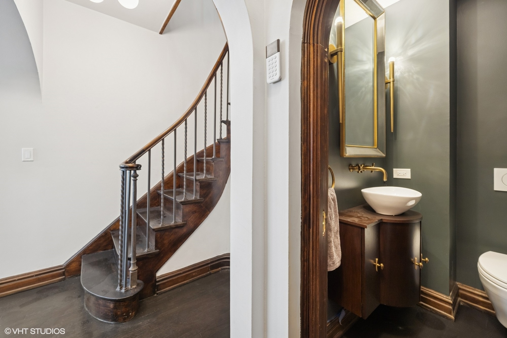 40 W Schiller Street Unit: A2