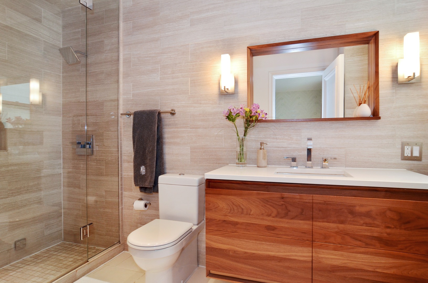 3400 N LAKE SHORE Drive Unit: 2D