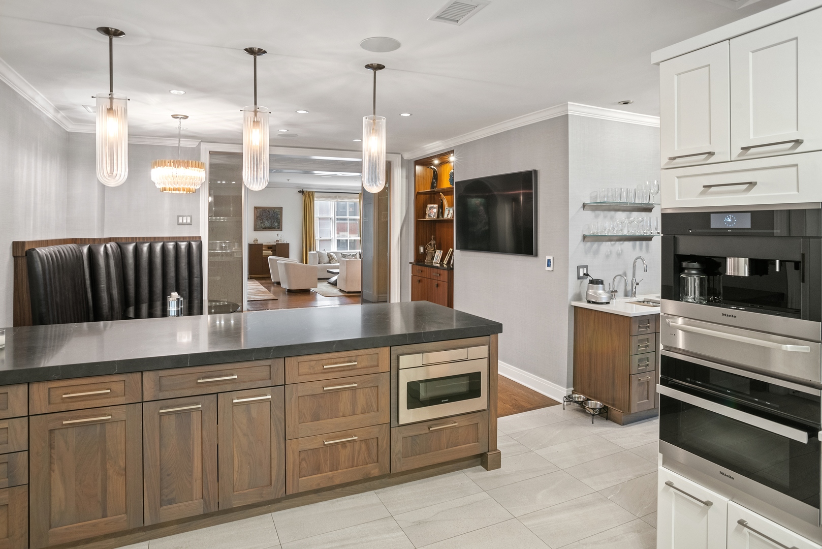3400 N LAKE SHORE Drive Unit: 2D