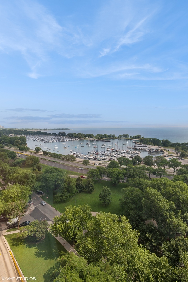 3100 N Lake Shore Drive Unit: 1810