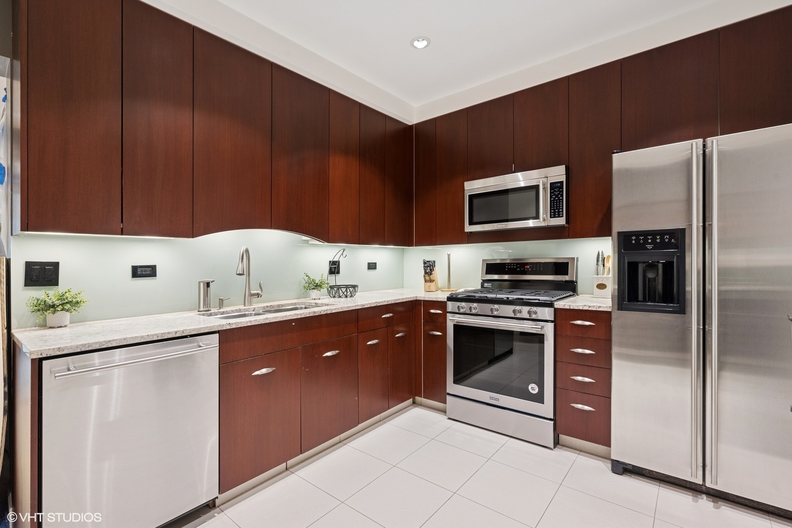 3400 N Lake Shore Drive Unit: 6A
