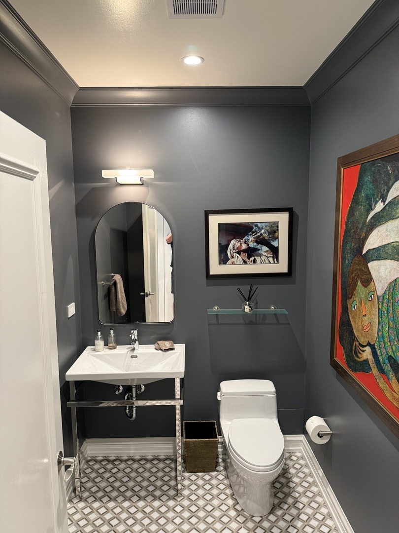 3400 N Lake Shore Drive Unit: 6A