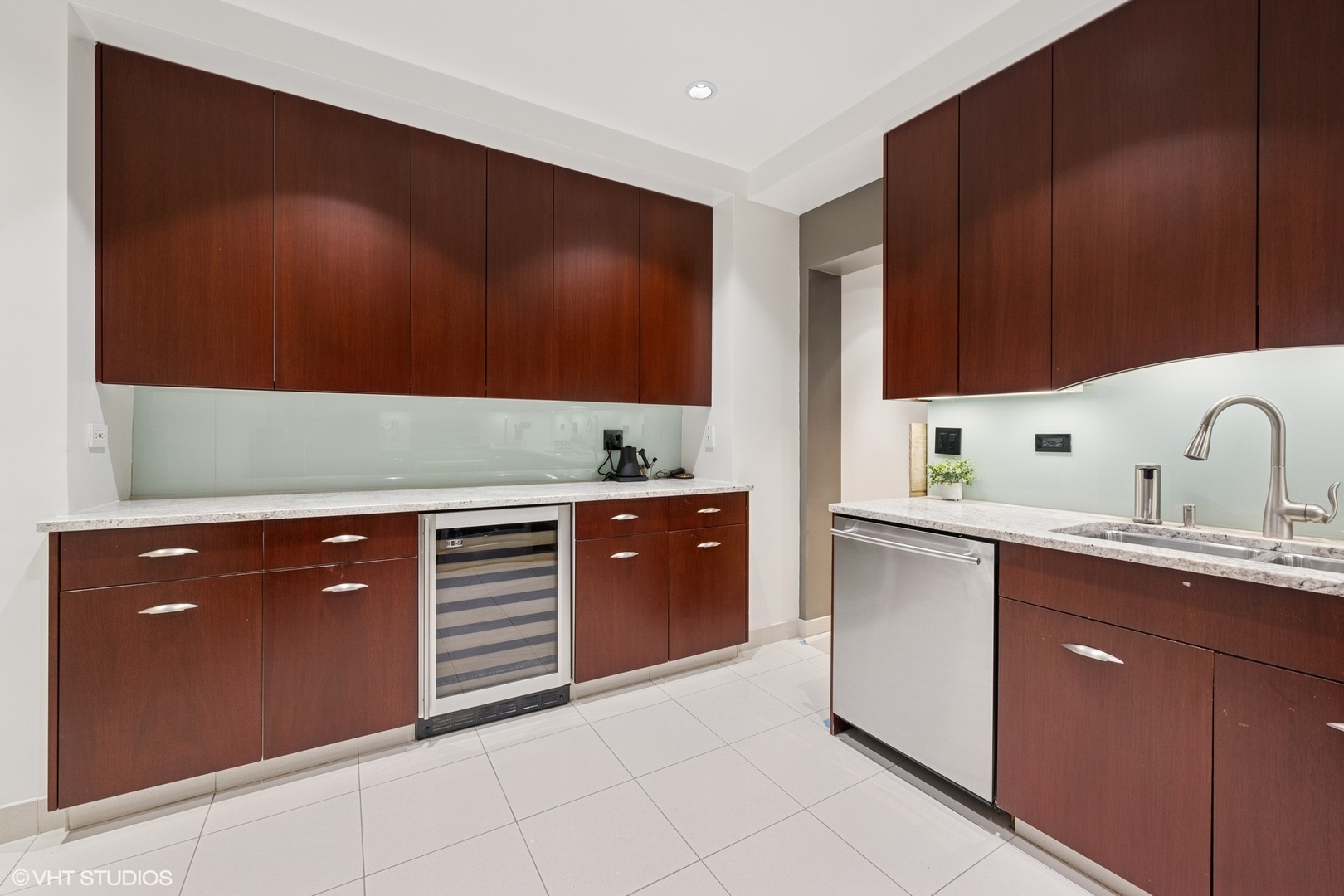 3400 N Lake Shore Drive Unit: 6A