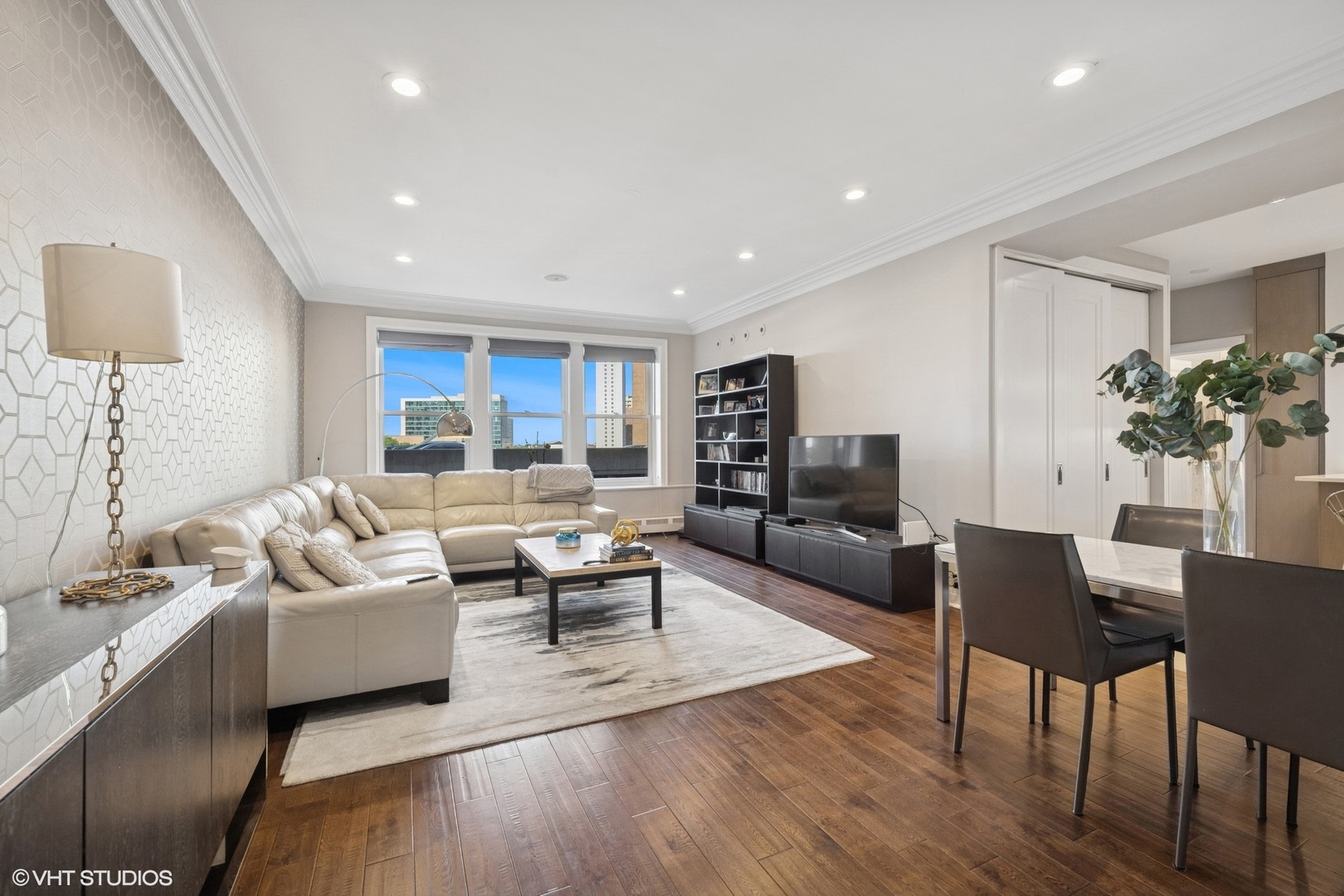 3750 N Lake Shore Drive Unit: 6A