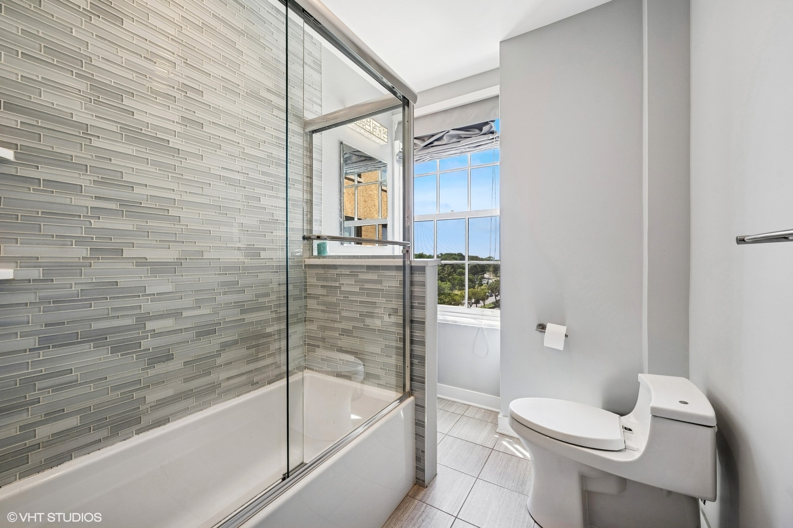 3750 N Lake Shore Drive Unit: 6A