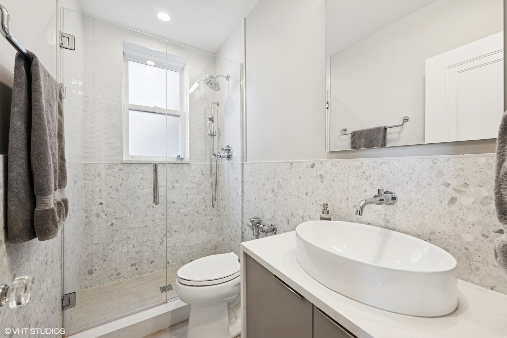 3750 N Lake Shore Drive Unit: 6A