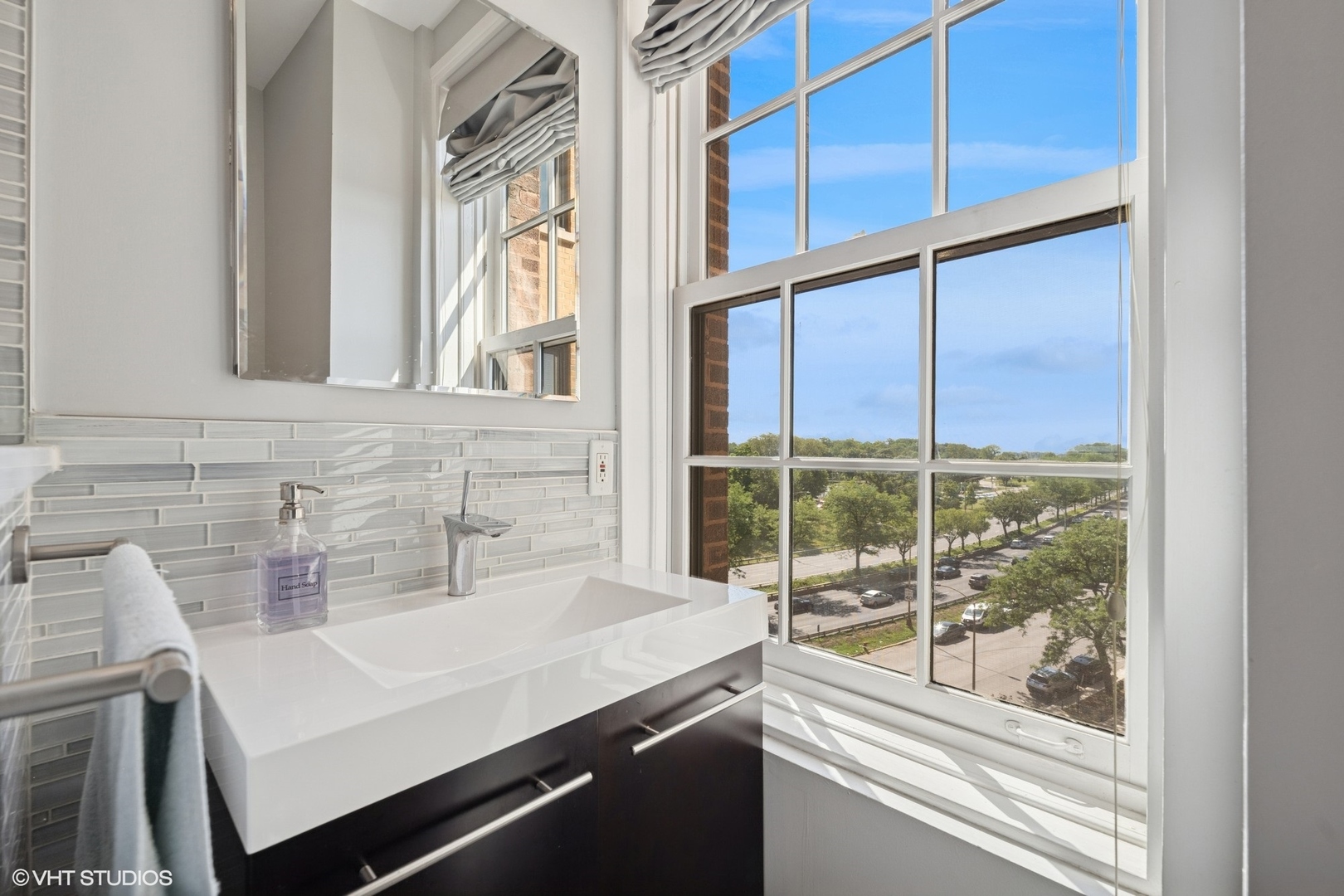 3750 N Lake Shore Drive Unit: 6A