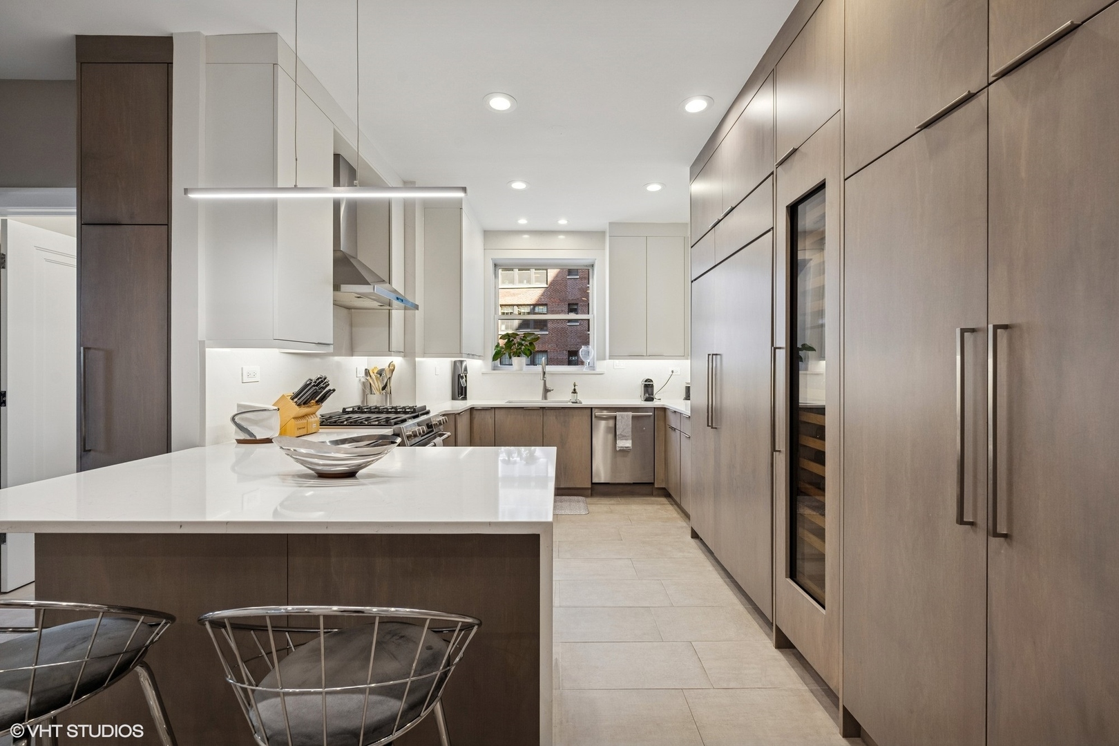 3750 N Lake Shore Drive Unit: 6A