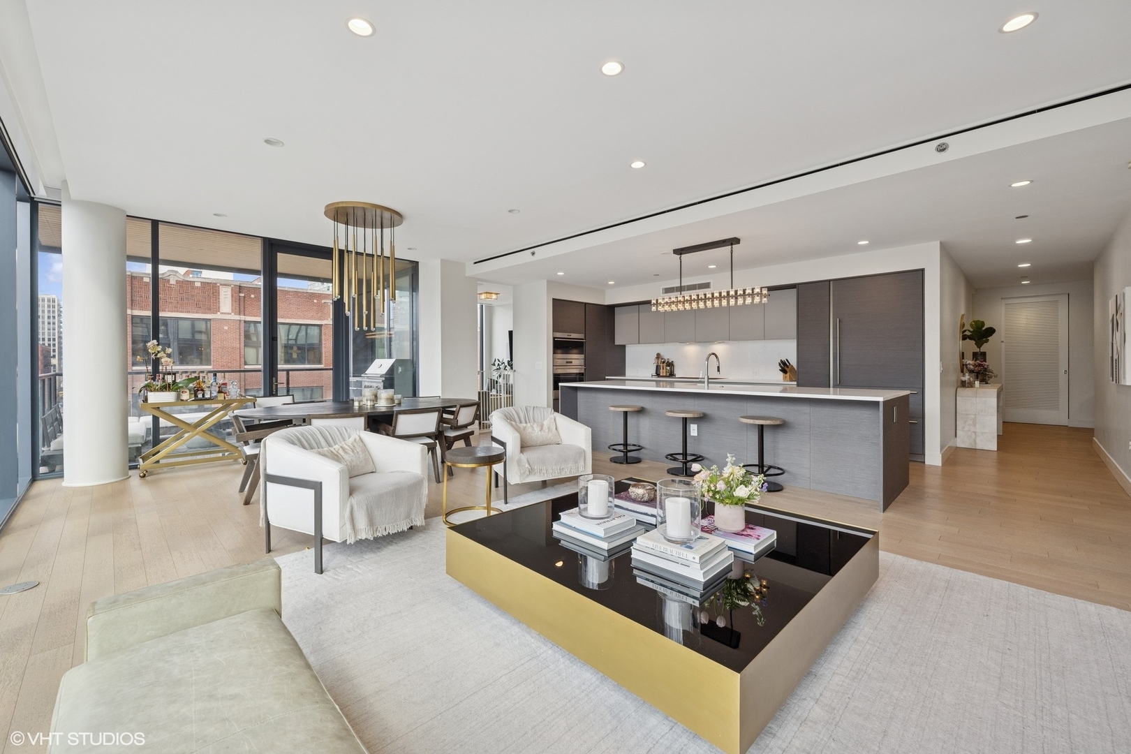 366 W Superior Street Unit: 702