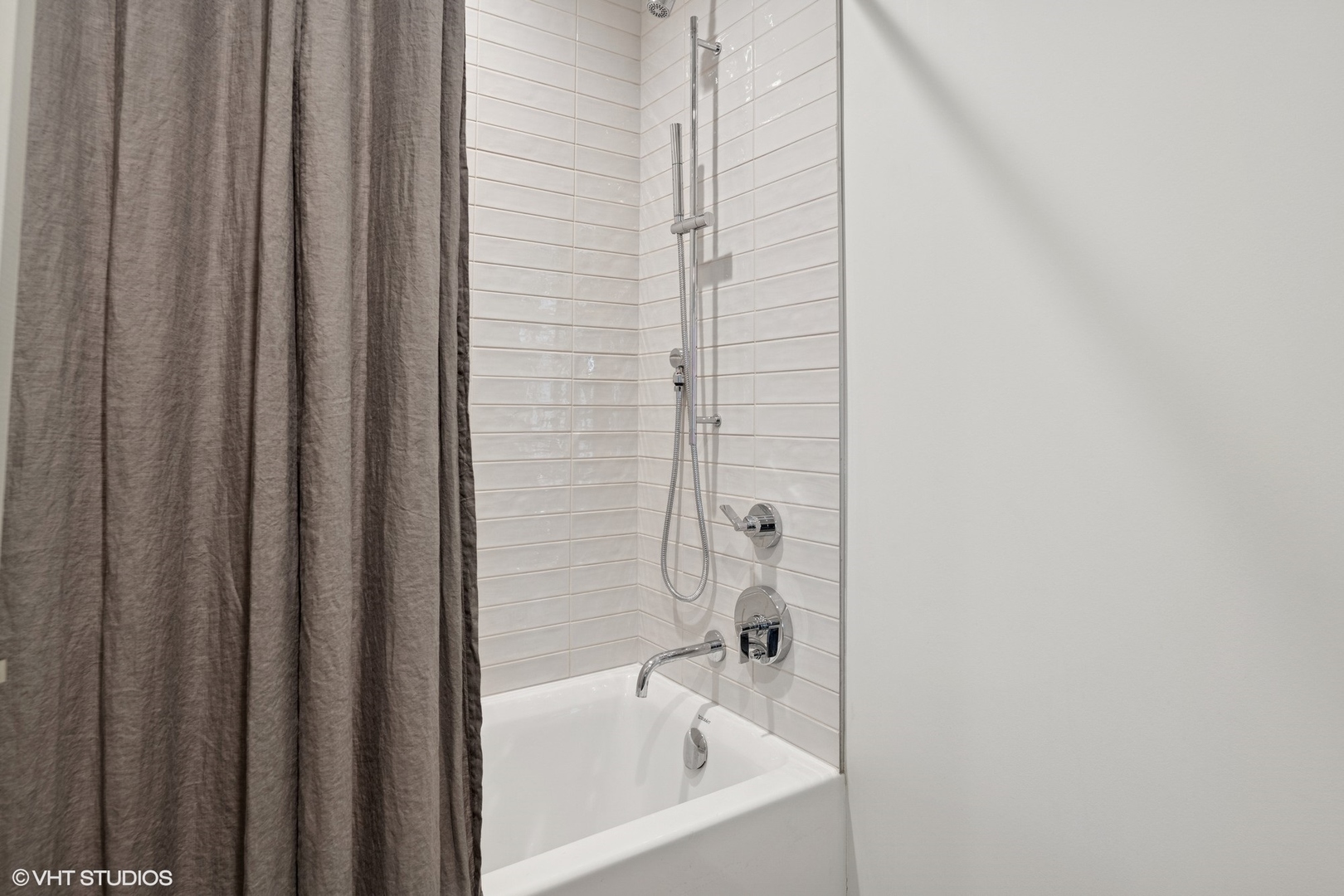 366 W Superior Street Unit: 702