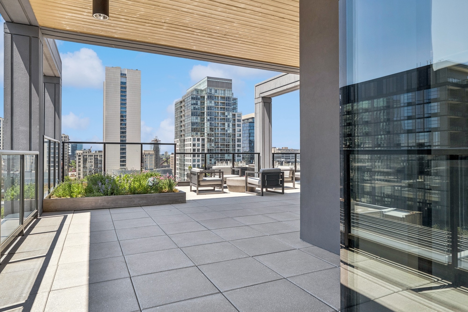 366 W Superior Street Unit: 702