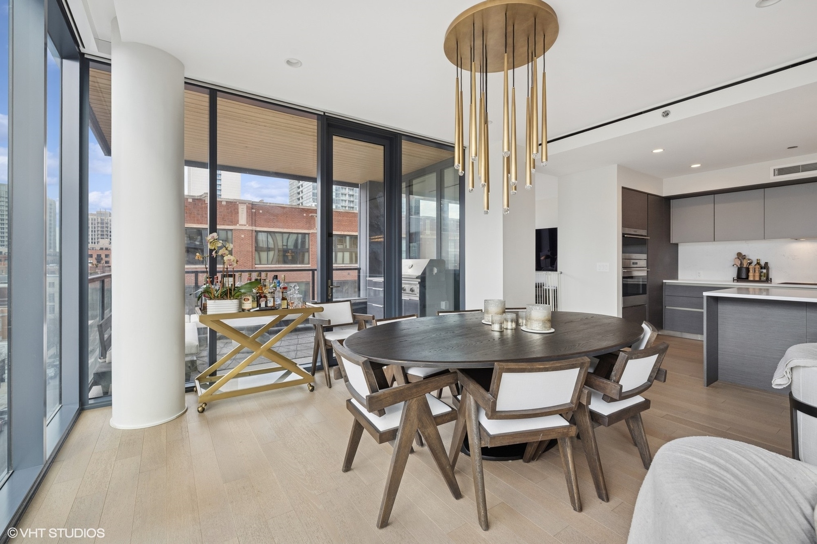 366 W Superior Street Unit: 702