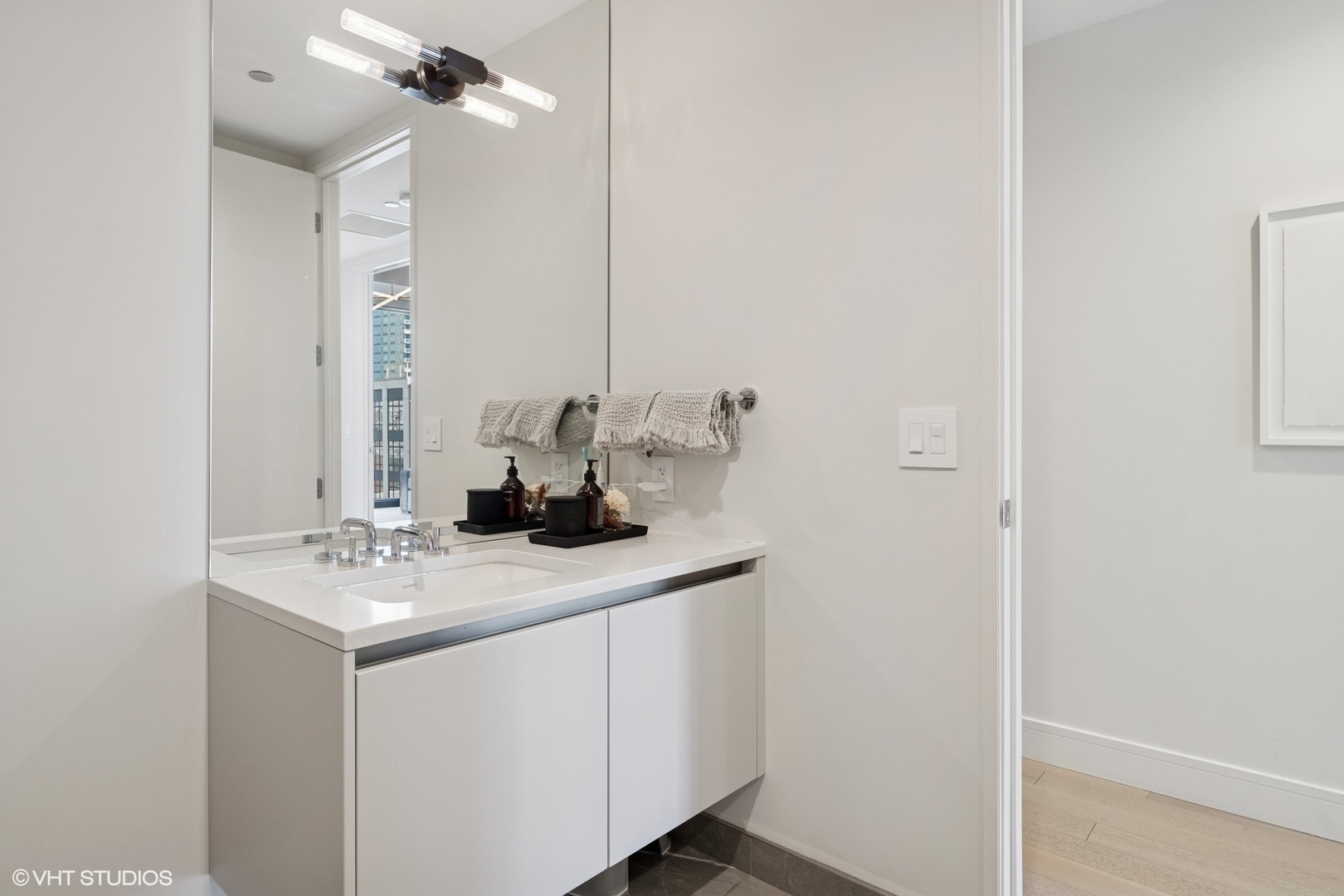 366 W Superior Street Unit: 702