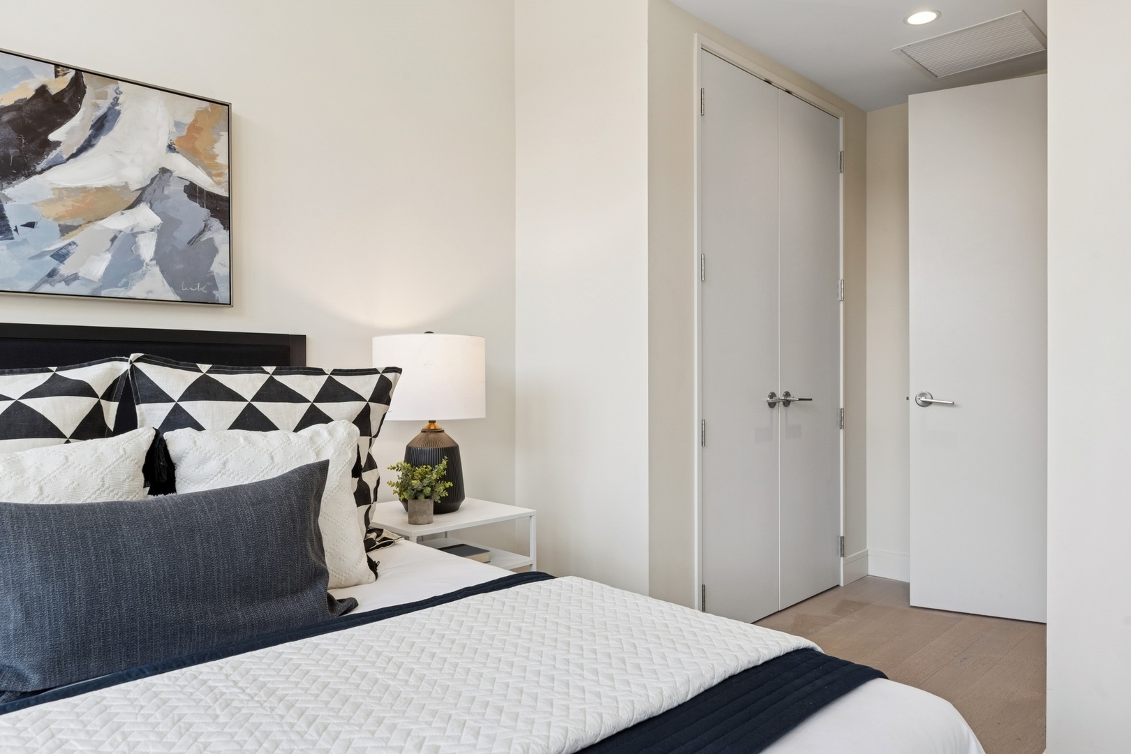 366 W Superior Street Unit: 702