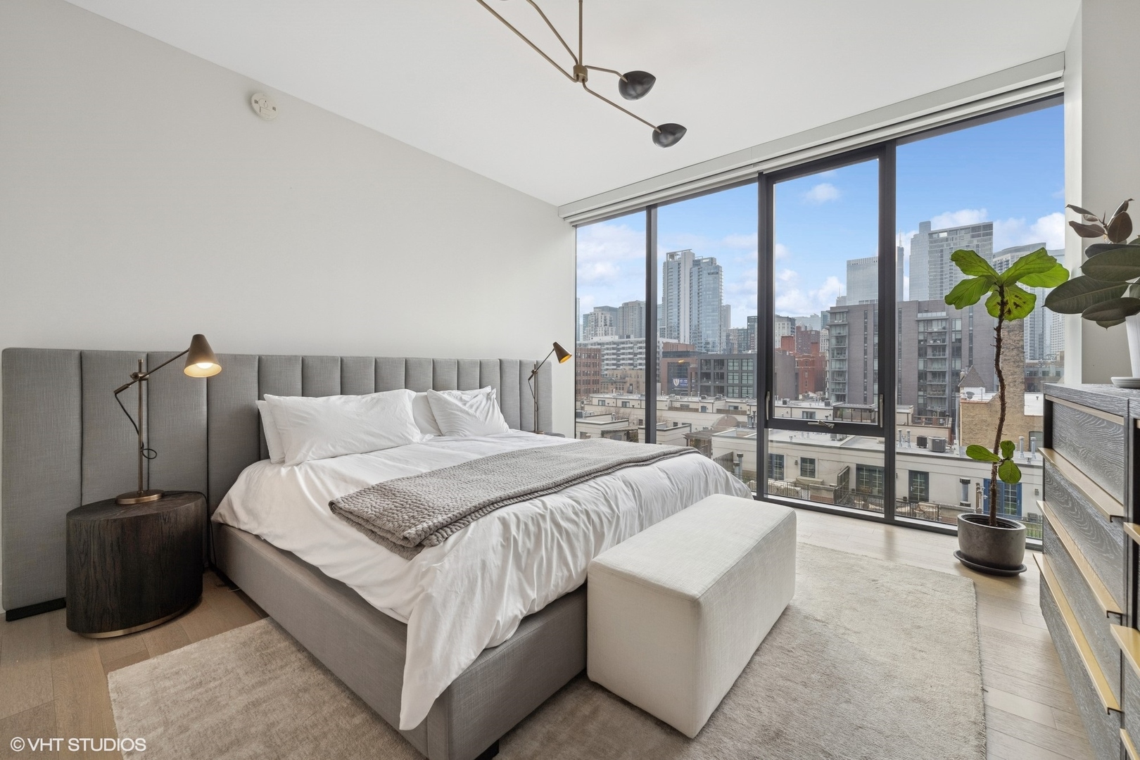 366 W Superior Street Unit: 702