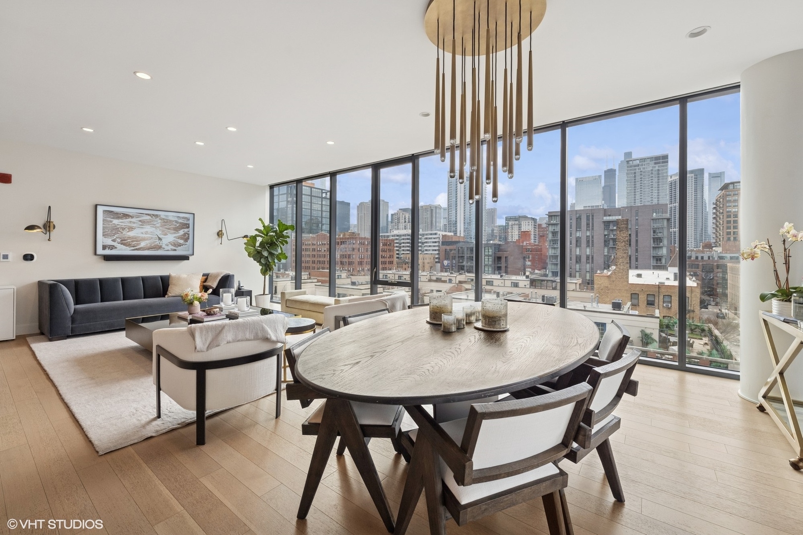 366 W Superior Street Unit: 702