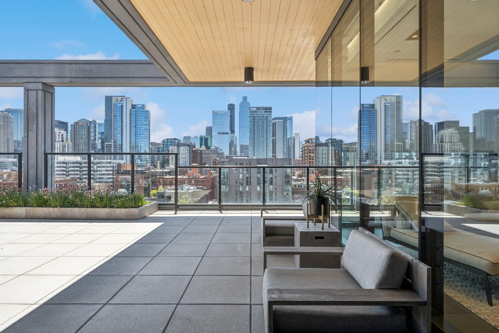 366 W Superior Street Unit: 702