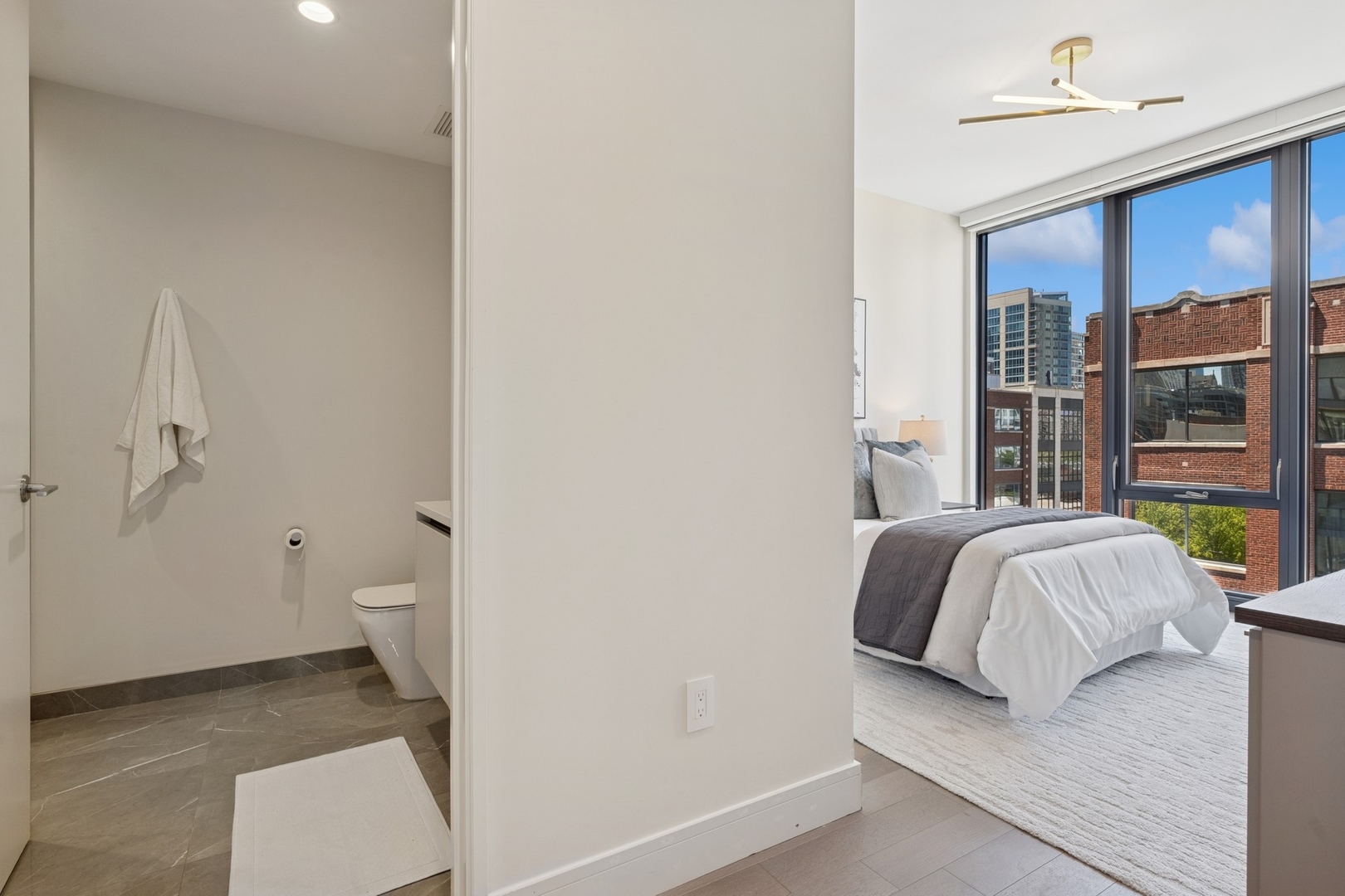 366 W Superior Street Unit: 702