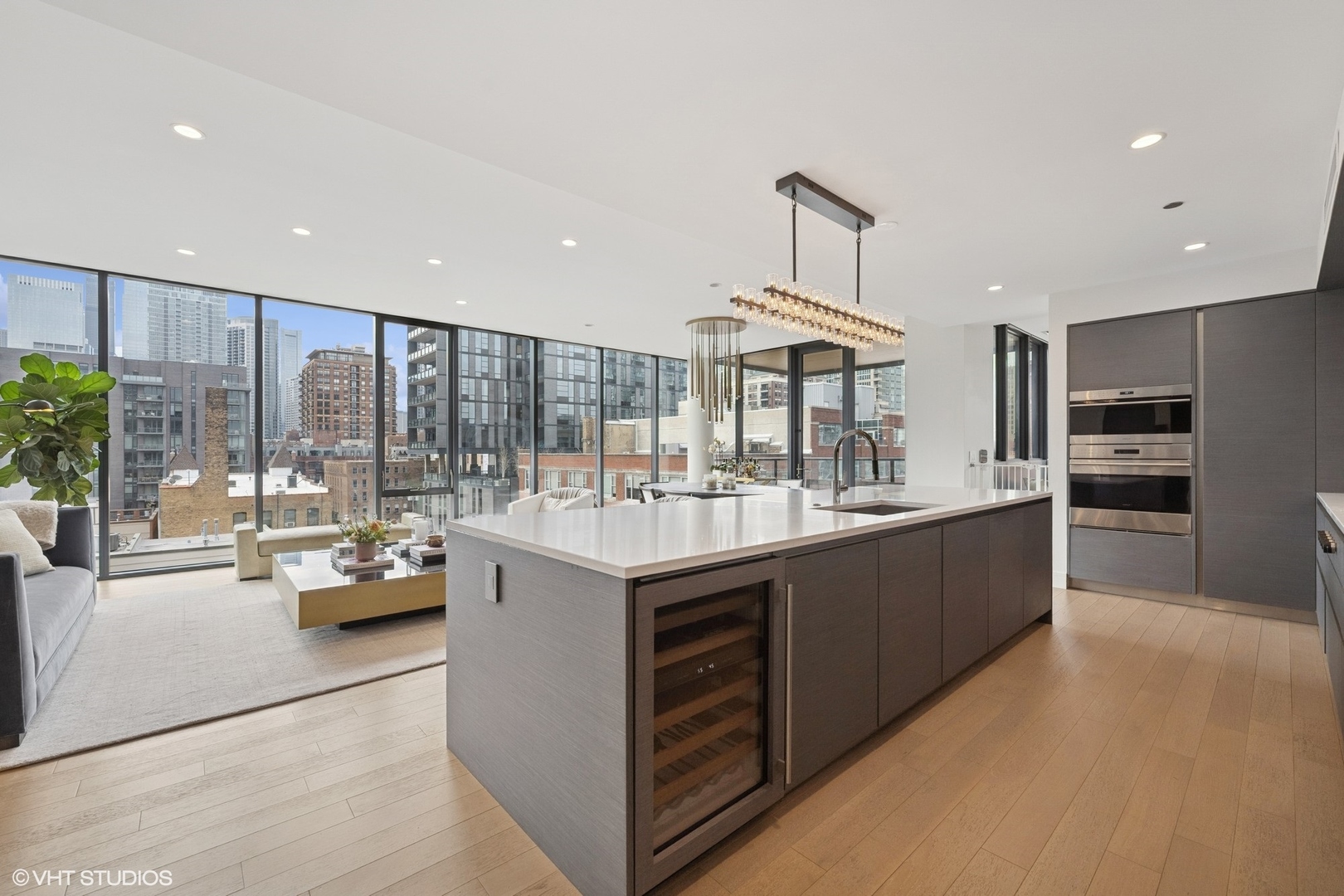 366 W Superior Street Unit: 702