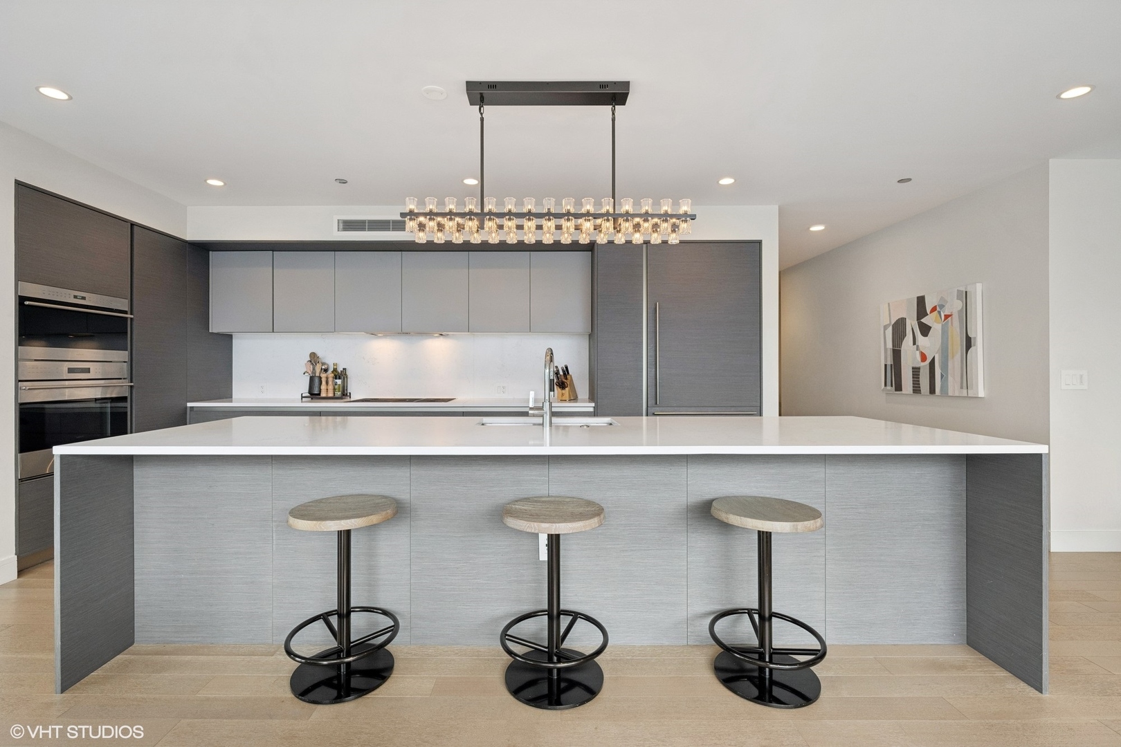 366 W Superior Street Unit: 702