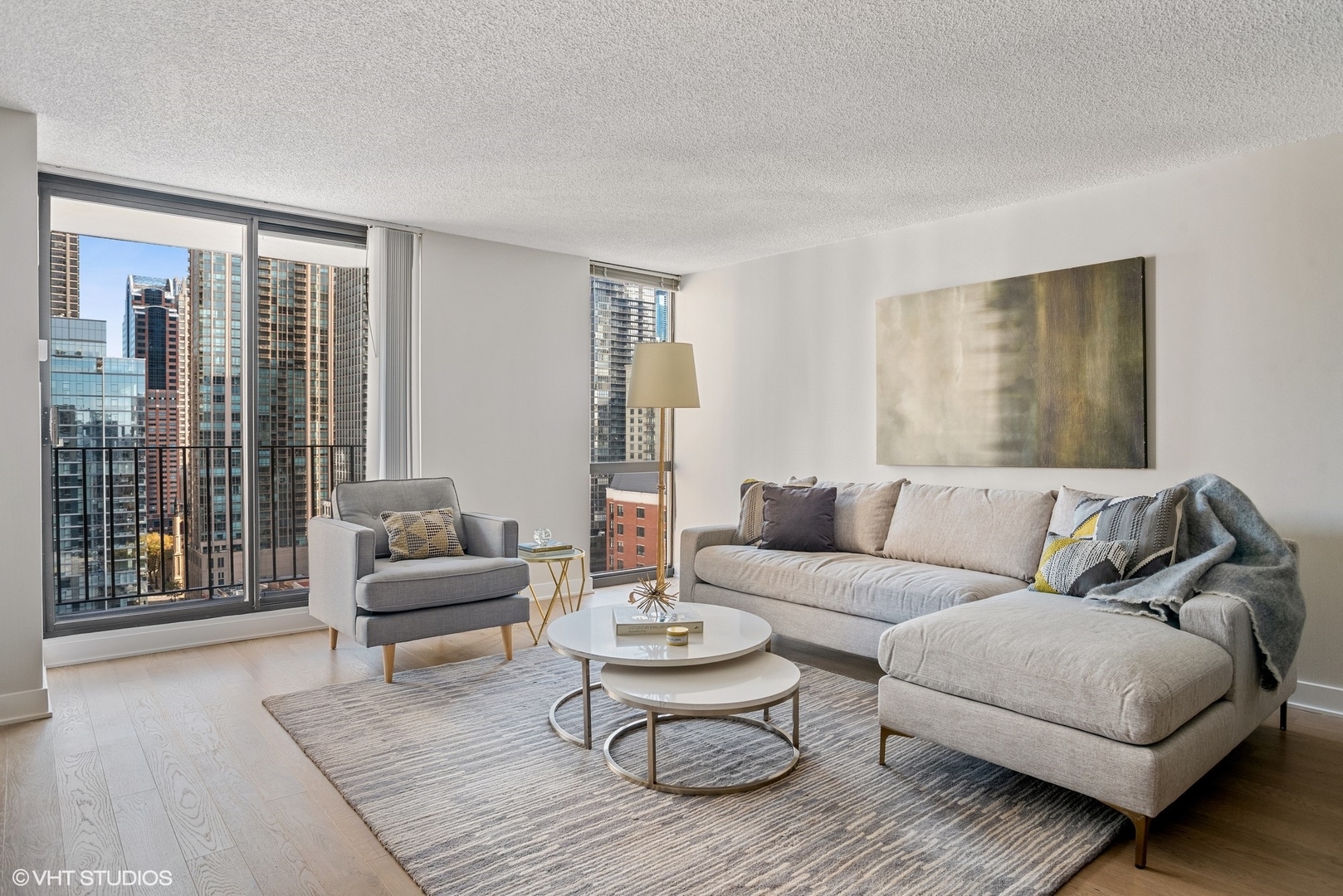 70 W Huron Street Unit: 2204