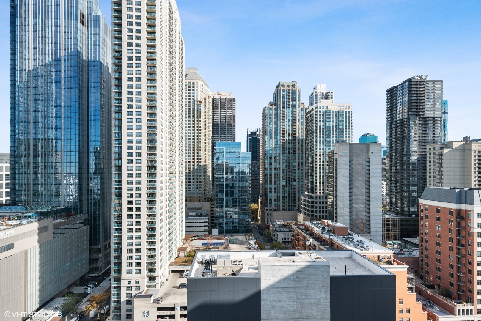 70 W Huron Street Unit: 2204