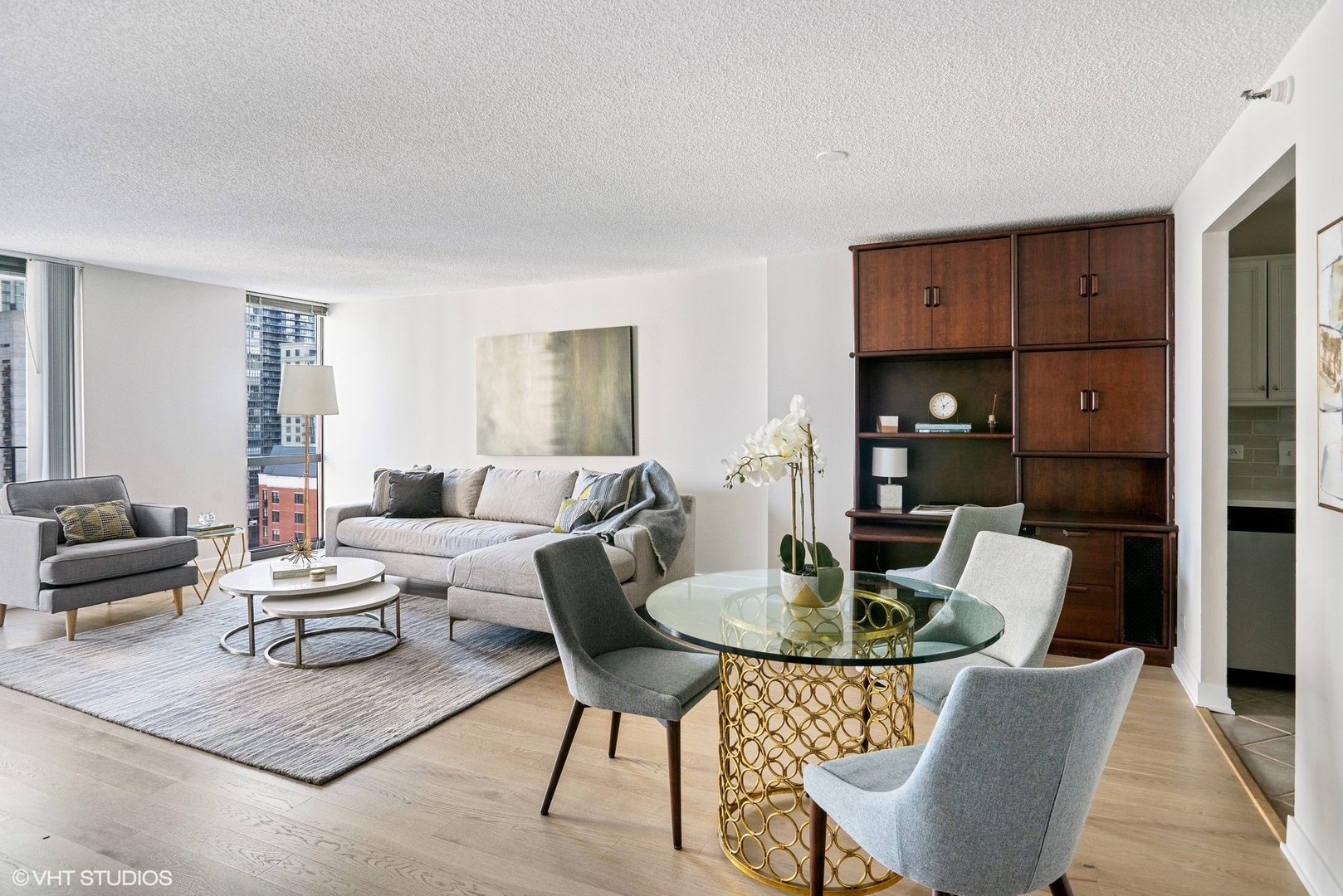 70 W Huron Street Unit: 2204