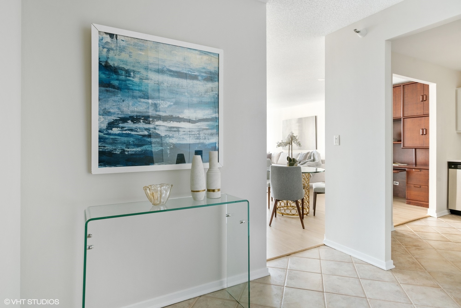 70 W Huron Street Unit: 2204