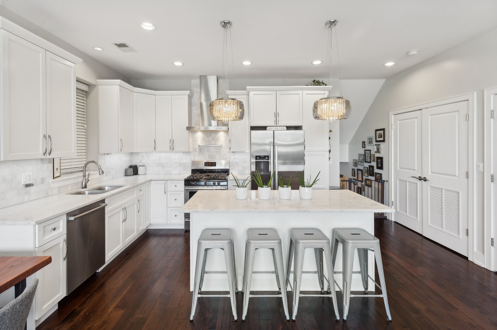 3215 N ELSTON Avenue Unit: 2N