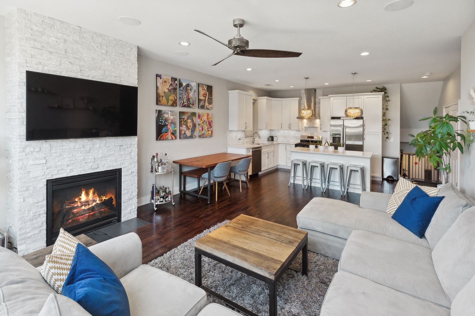 3215 N ELSTON Avenue Unit: 2N
