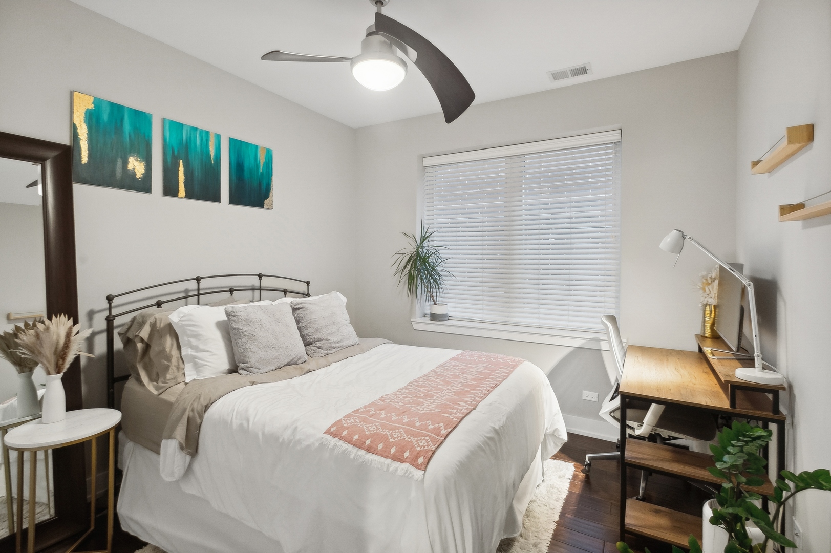 3215 N ELSTON Avenue Unit: 2N