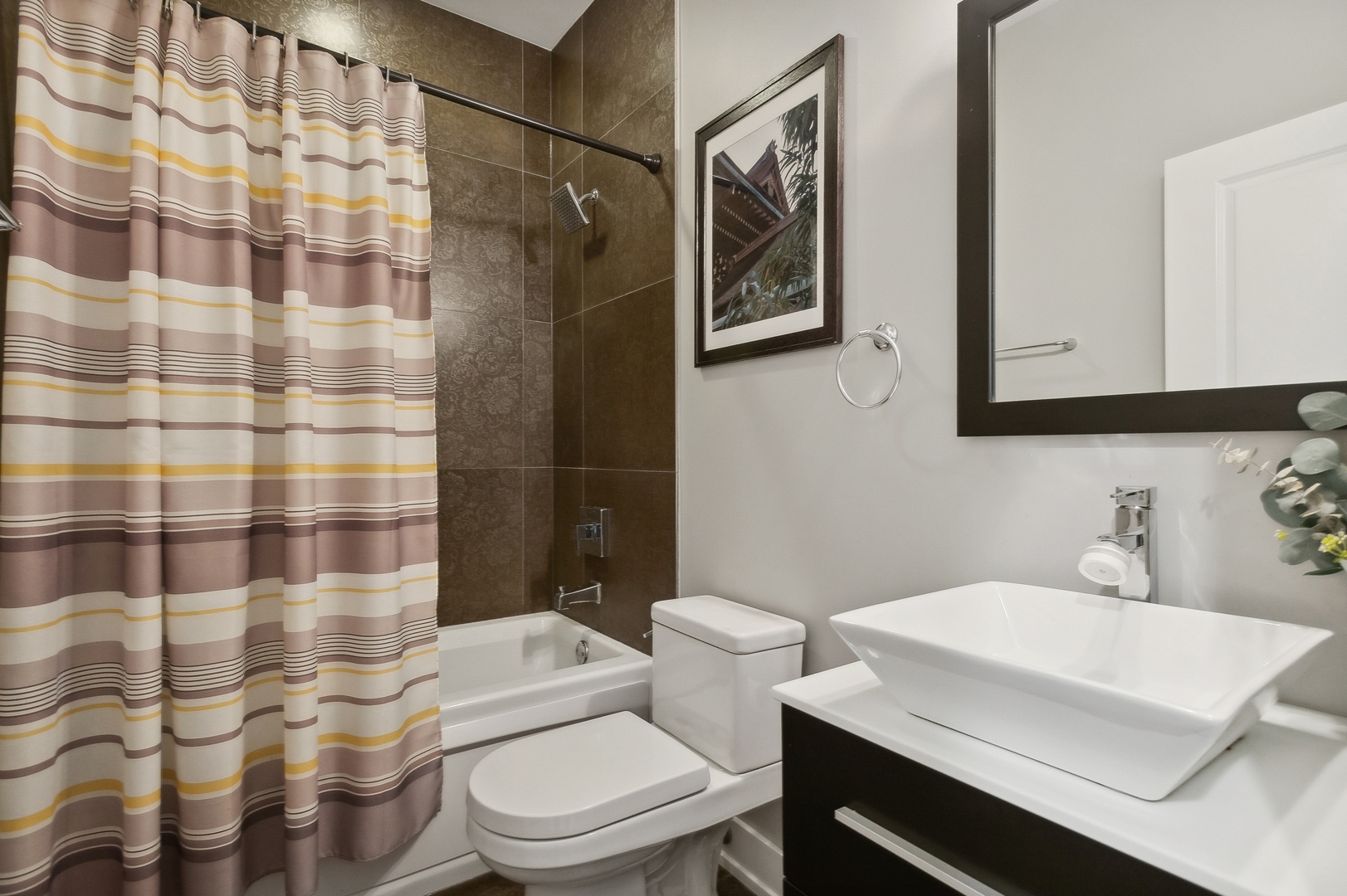 3215 N ELSTON Avenue Unit: 2N