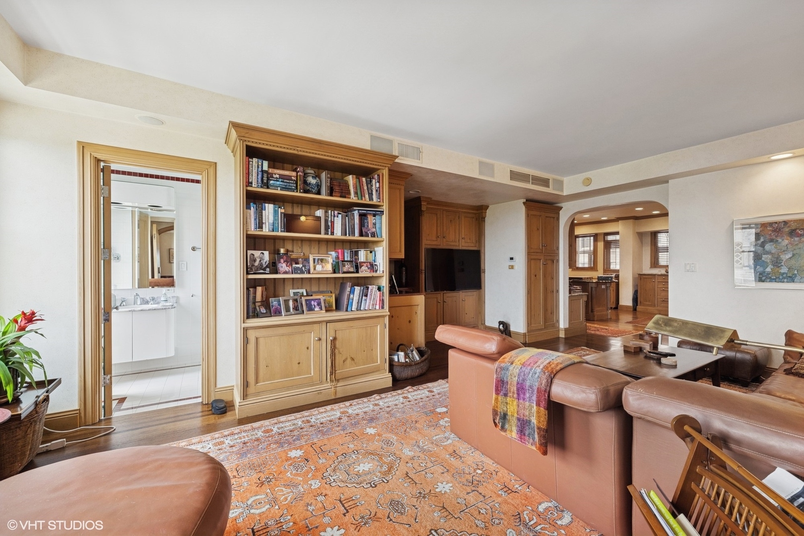 3500 N Lake Shore Drive Unit: 6C