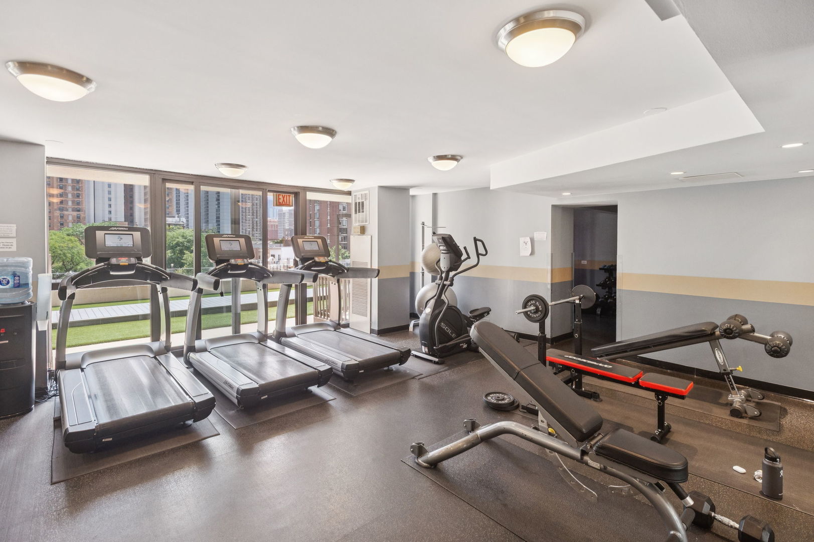 33 W Delaware Place Unit: 21A