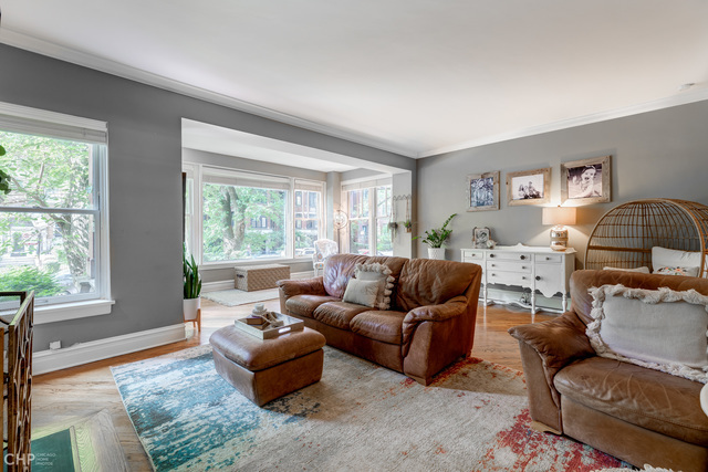 510 W Roscoe Street Unit: 1