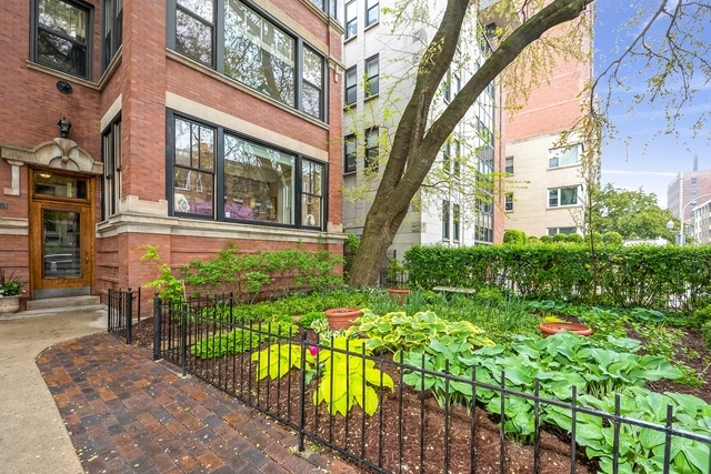 510 W Roscoe Street Unit: 1