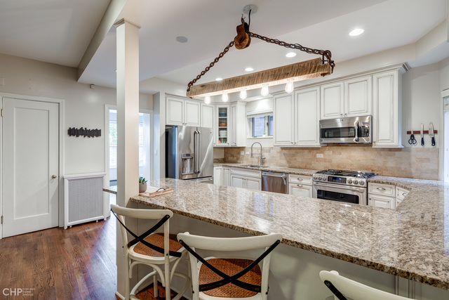 510 W Roscoe Street Unit: 1