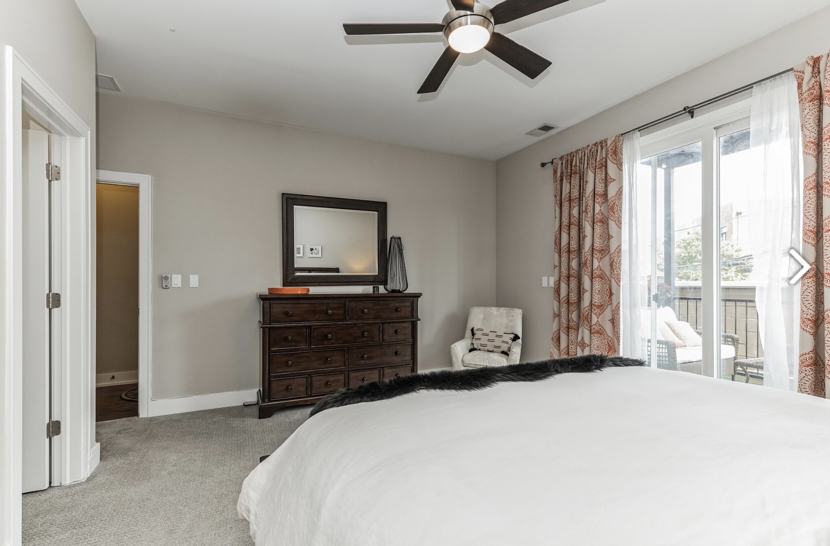 3215 N Elston Avenue Unit: 2S