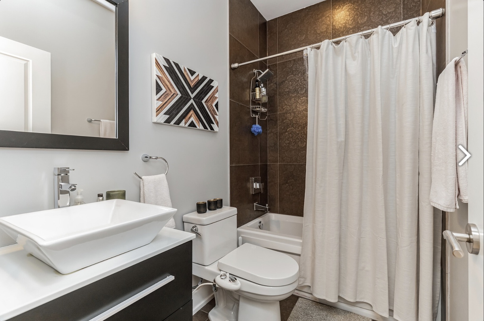 3215 N Elston Avenue Unit: 2S