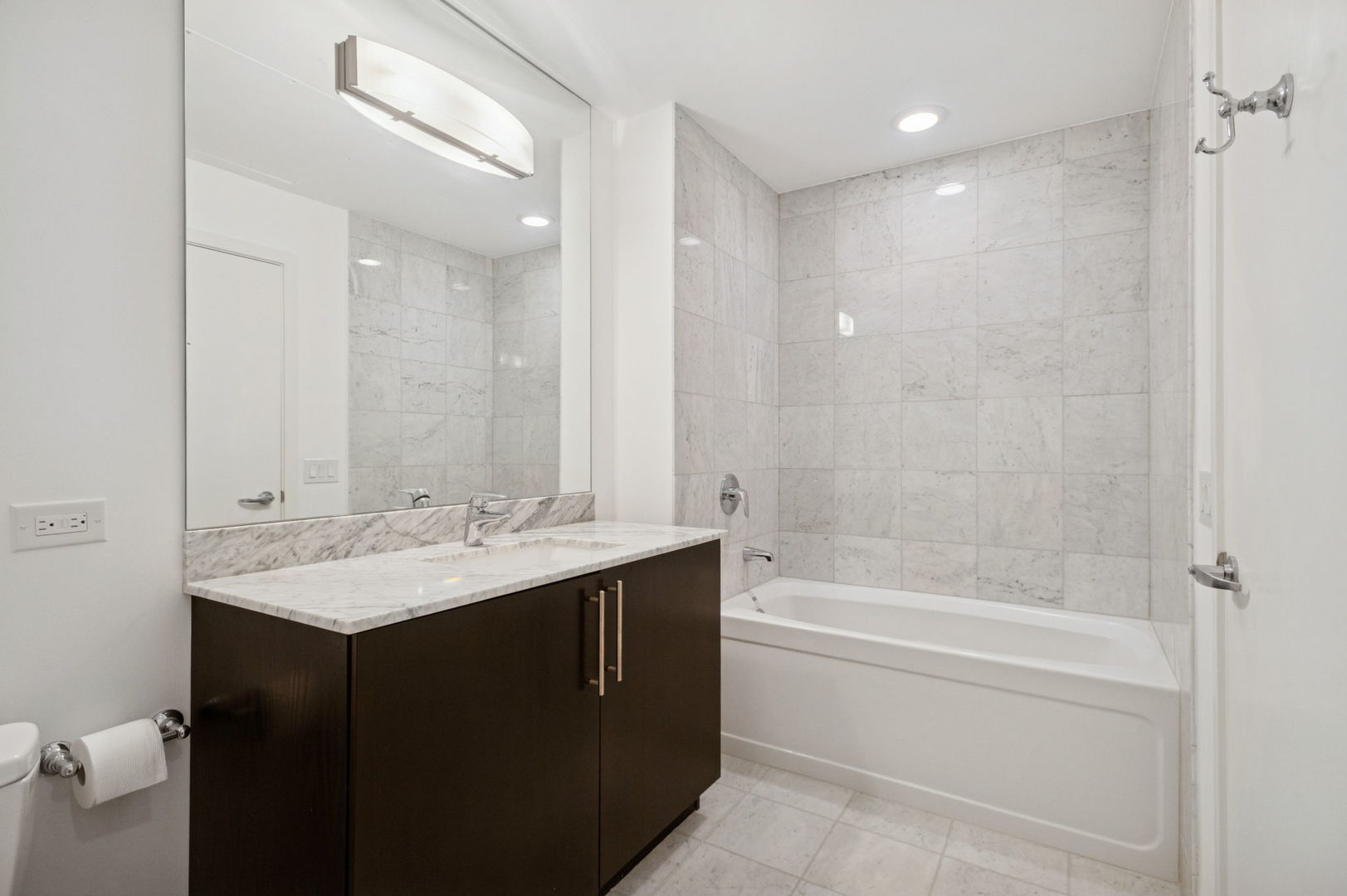 125 S Green Street Unit: 209A