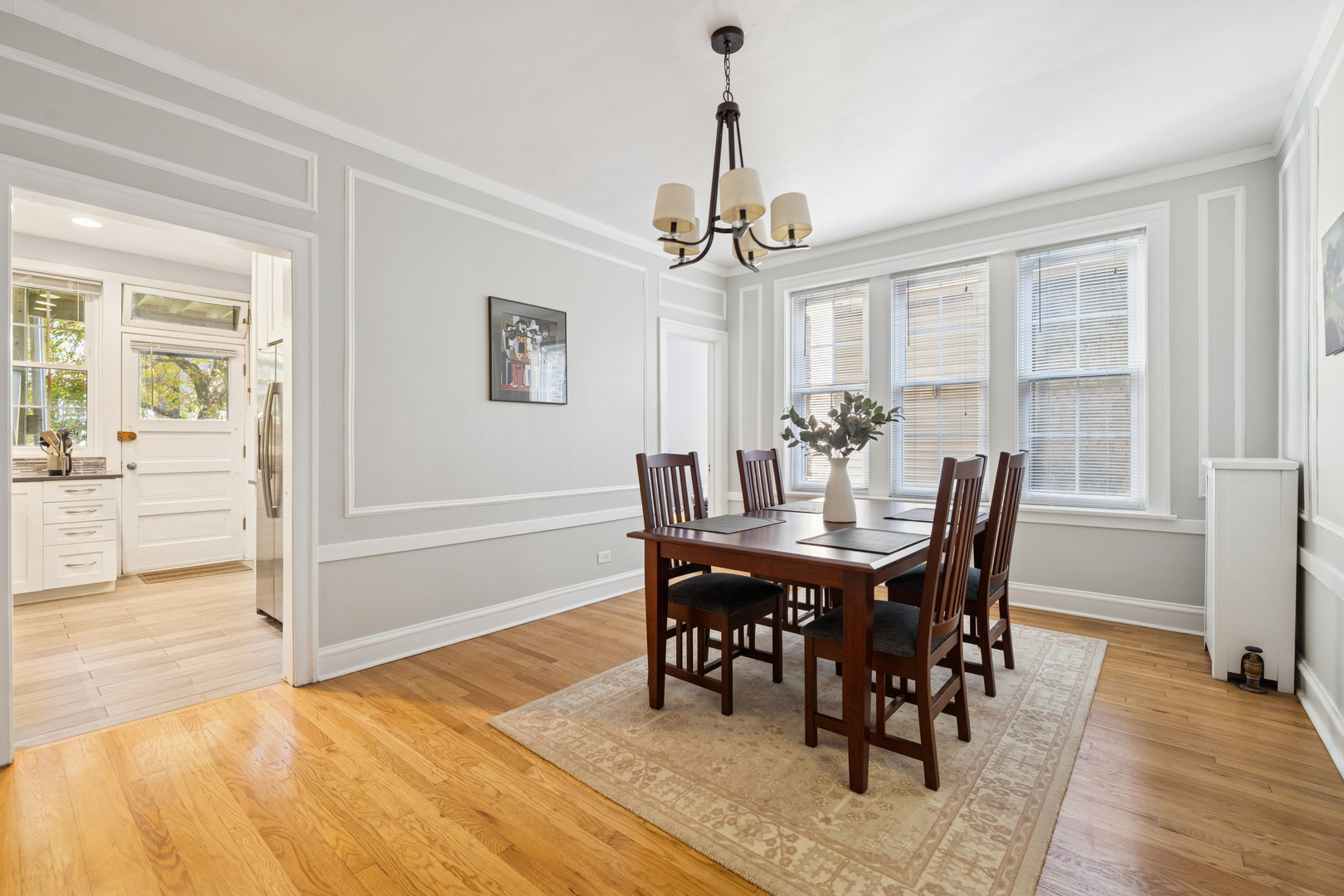 644 W Melrose Street Unit: 2E