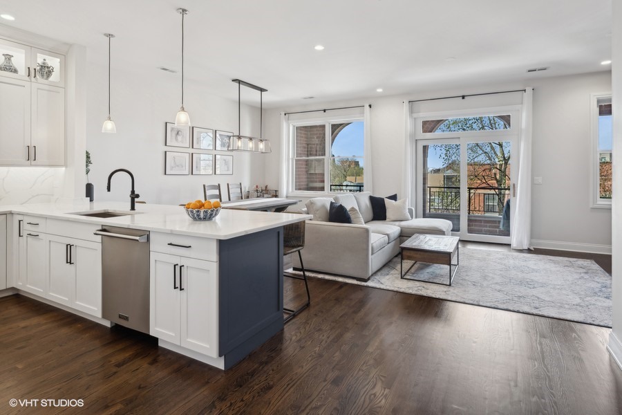 4743 N Clark Street Unit: 3S