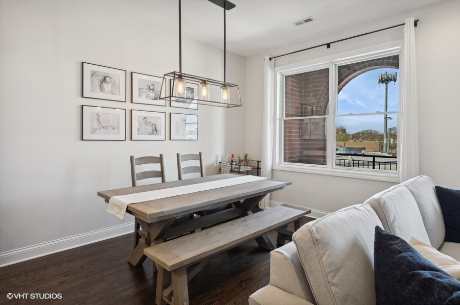 4743 N Clark Street Unit: 3S