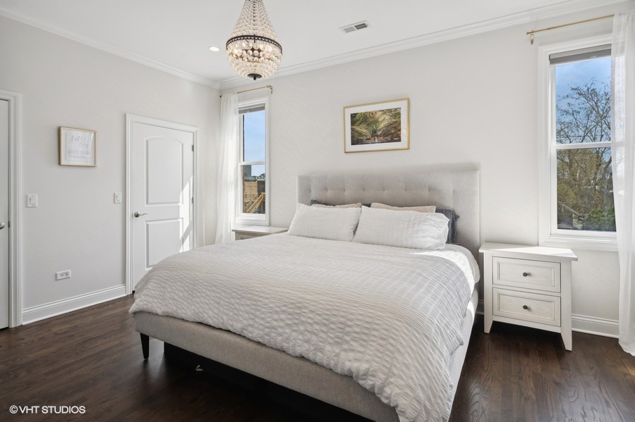 4743 N Clark Street Unit: 3S