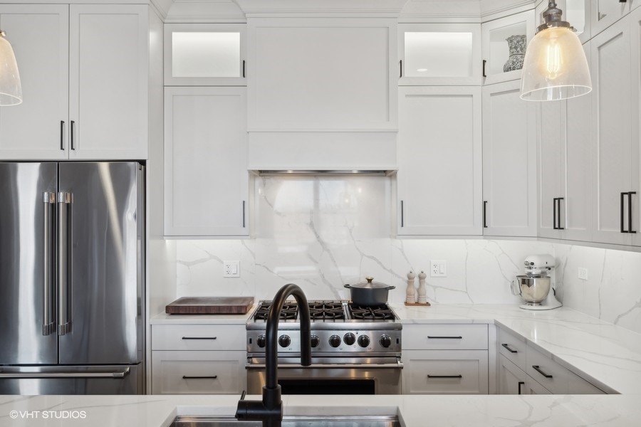 4743 N Clark Street Unit: 3S