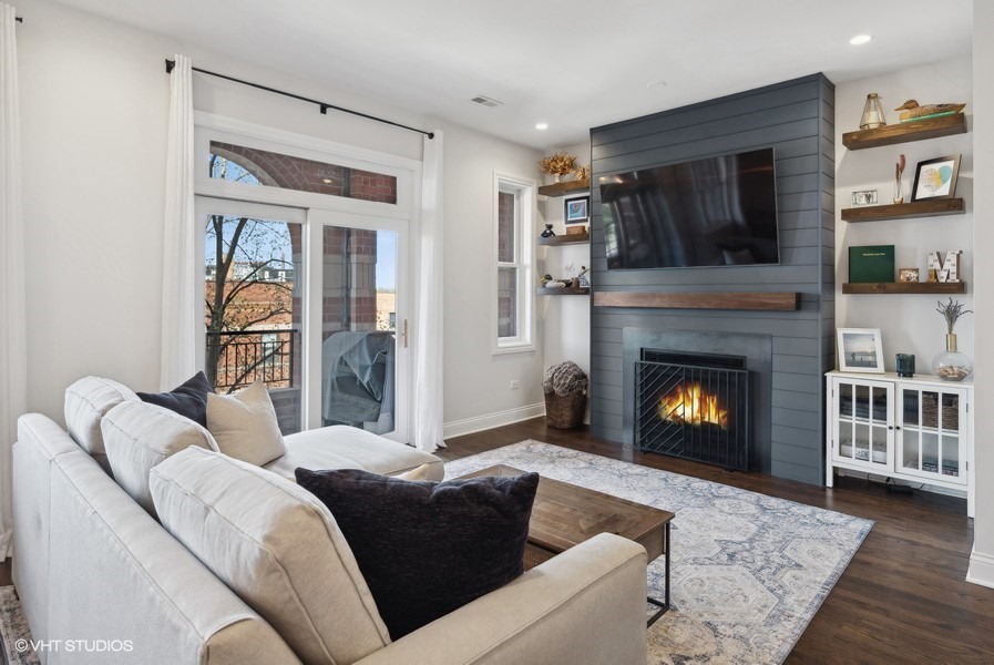 4743 N Clark Street Unit: 3S